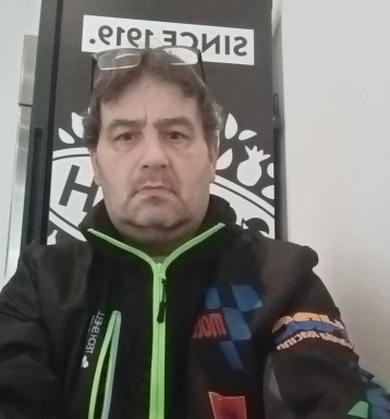 <span>Bort, 48</span> <span style='width: 25px; height: 16px; float: right; background-image: url(/bitmaps/flags_small/SI.PNG)'> </span><br><span>Ljubljana, Słowenia</span> <input type='button' class='joinbtn' style='float: right' value='JOIN NOW' />