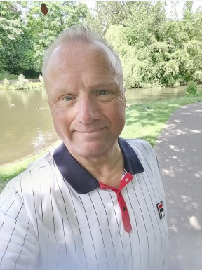 <span>Mark, 57</span> <span style='width: 25px; height: 16px; float: right; background-image: url(/bitmaps/flags_small/UK.PNG)'> </span><br><span>Liverpool, 英国</span> <input type='button' class='joinbtn' style='float: right' value='JOIN NOW' />