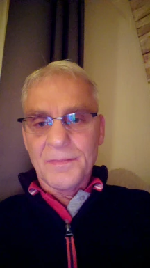 <span>Jürgen, 62</span> <span style='width: 25px; height: 16px; float: right; background-image: url(/bitmaps/flags_small/DE.PNG)'> </span><br><span>Lengerich, Germany</span> <input type='button' class='joinbtn' style='float: right' value='JOIN NOW' />