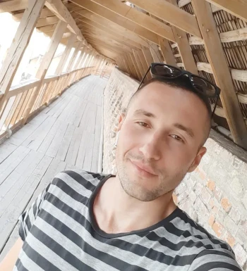 <span>Andrii , 36</span>&nbsp;<span style='width: 25px; height: 16px; float: right; background-image: url(/bitmaps/flags_small/DE.PNG)'>&nbsp;</span><br><span>Dortmund, Germany</span>&nbsp;<input type='button' class='joinbtn' style='float: right' value='JOIN NOW' />