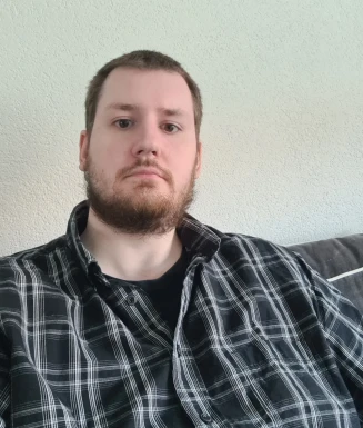 <span>Julian, 32</span> <span style='width: 25px; height: 16px; float: right; background-image: url(/bitmaps/flags_small/NL.PNG)'> </span><br><span>Katwijk, 荷兰</span> <input type='button' class='joinbtn' style='float: right' value='JOIN NOW' />