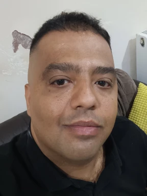 English men looking for love