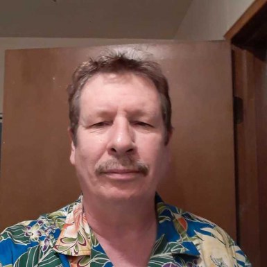 <span>Robert, 64</span> <span style='width: 25px; height: 16px; float: right; background-image: url(/bitmaps/flags_small/US.PNG)'> </span><br><span>San Francis, 美国</span> <input type='button' class='joinbtn' style='float: right' value='JOIN NOW' />