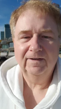 <span>Paul, 59</span> <span style='width: 25px; height: 16px; float: right; background-image: url(/bitmaps/flags_small/CA.PNG)'> </span><br><span>Niagarafall, แคนาดา</span> <input type='button' class='joinbtn' style='float: right' value='JOIN NOW' />