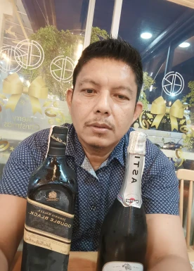 <span>Alexander, 49</span> <span style='width: 25px; height: 16px; float: right; background-image: url(/bitmaps/flags_small/PH.PNG)'> </span><br><span>Bonifacio, 菲律宾</span> <input type='button' class='joinbtn' style='float: right' value='JOIN NOW' />